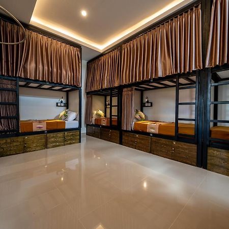 The Moon Hostel Batununggul Exterior photo