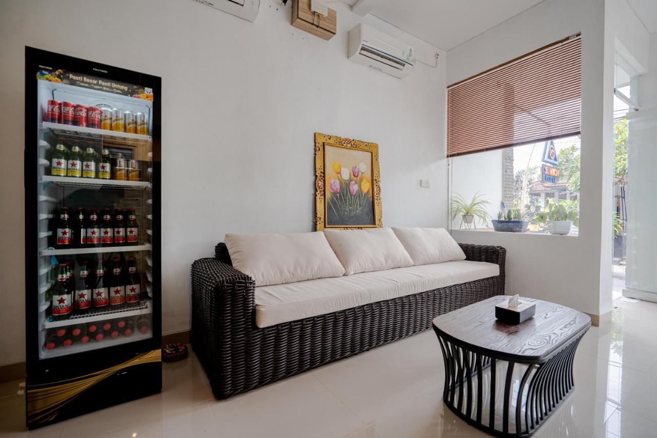 The Moon Hostel Batununggul Exterior photo